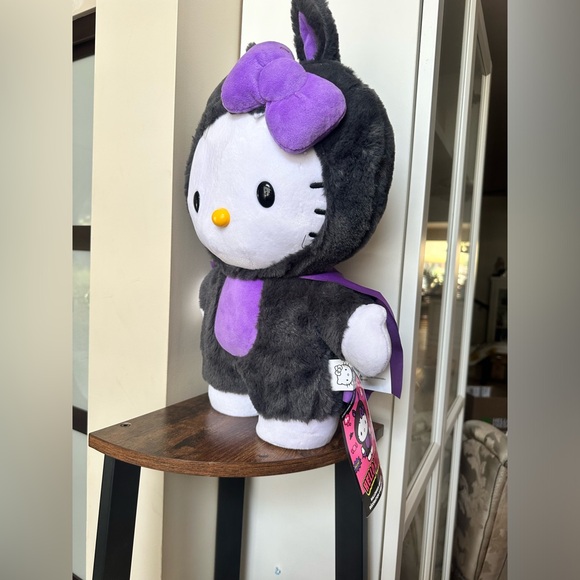 Hello Kitty Bat 🦇 Greeter - Picture 3 of 4